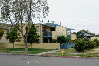 2053 S Sprague Ln in Anaheim, CA - Foto de edificio - Building Photo