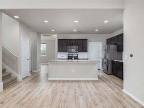 121 Struss dr in Georgetown, TX - Foto de edificio - Building Photo