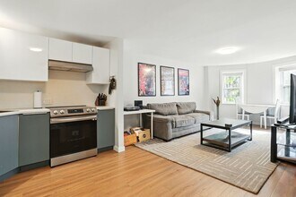100 E Brookline St, Unit 1## in Boston, MA - Foto de edificio - Building Photo