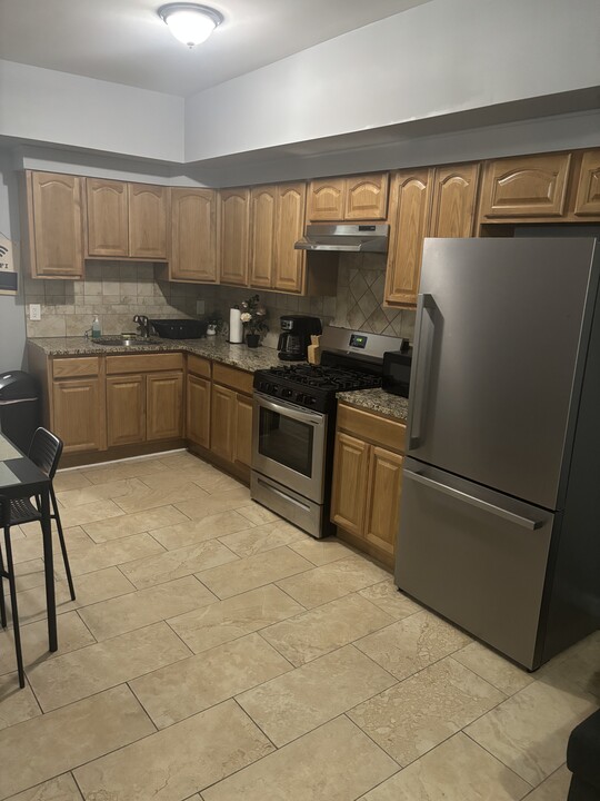 142 Ripley Pl, Unit 2nd Fl Apartment in Elizabeth, NJ - Foto de edificio