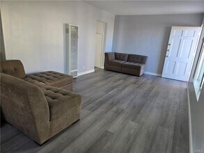 1129 N Clark St, Unit 1129 N Clark in Los Angeles, CA - Building Photo - Building Photo