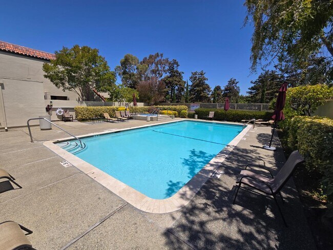 2261 Armada Way in San Mateo, CA - Building Photo - Building Photo