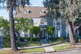 Chateau Olympic Apartments in Los Angeles, CA - Building Photo