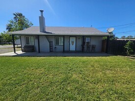 800 Butte St in Corning, CA - Building Photo