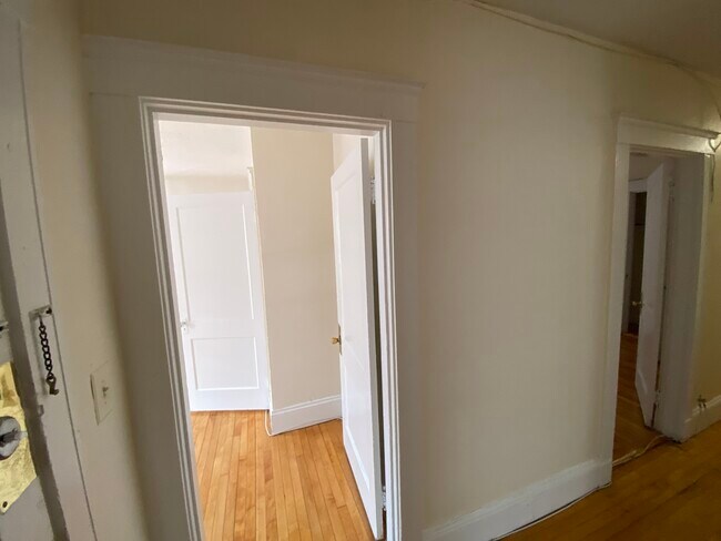 10 Barrows St, Unit 3 in Boston, MA - Building Photo - Building Photo