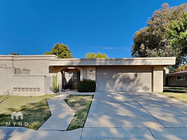 property at 8176 E Del Cuarzo Dr