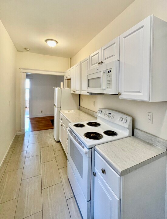 1637 Commonwealth Ave, Unit 2 in Boston, MA - Foto de edificio