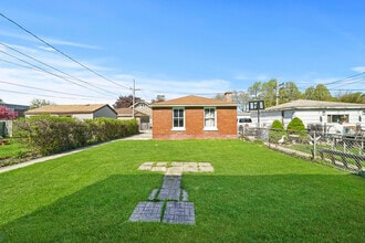 2442 Highland Ave in Berwyn, IL - Building Photo - Building Photo