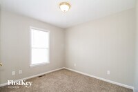 699 Hitchcock Way photo'