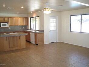 2163 E Manhatton Dr in Tempe, AZ - Building Photo - Building Photo