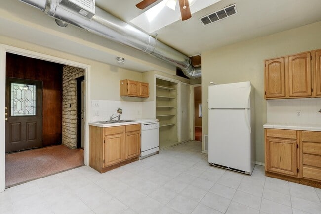 4405 Barrow Ave in Austin, TX - Building Photo - Building Photo