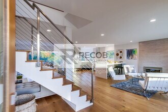 2641 Curlew St in San Diego, CA - Building Photo - Building Photo