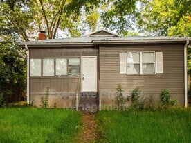 206 Highway Ave in Midfield, AL - Building Photo