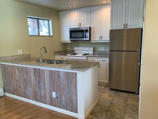 142 Eagle Dr in Avon, CO - Building Photo - Building Photo