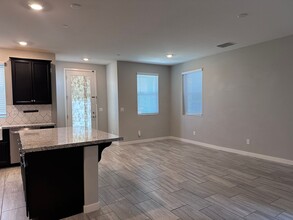 2967 Grassy Bank Ave in Sacramento, CA - Building Photo - Building Photo