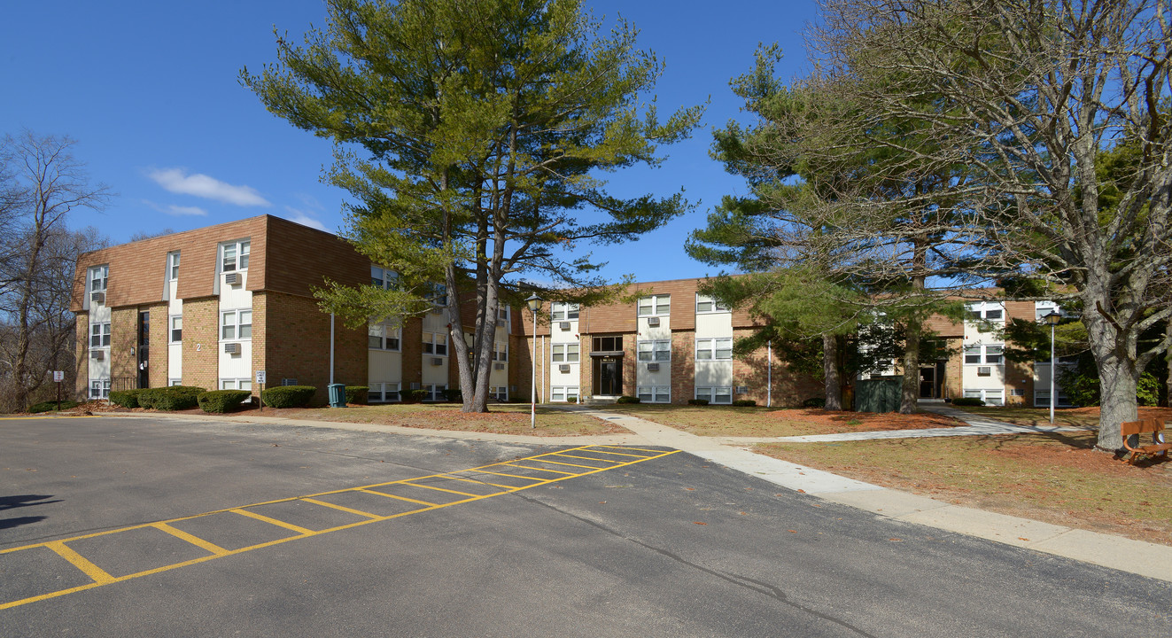 Four Seasons South in Warwick, RI - Building Photo