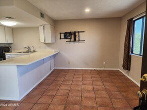 455 N Tegner St-Unit -2 in Wickenburg, AZ - Foto de edificio - Building Photo