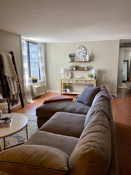 1339 N Dearborn St-Unit -11H in Chicago, IL - Building Photo