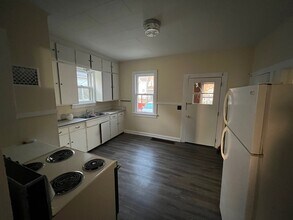 1620 Whipple St in Eau Claire, WI - Building Photo - Building Photo