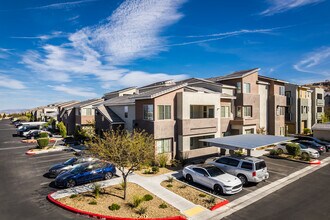 EVERETT APARTMENT HOMES in Las Vegas, NV - Foto de edificio - Building Photo