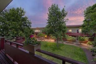Cedar Court in Arvada, CO - Building Photo