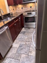 1400 Pine Glen Ln in Tarpon Springs, FL - Foto de edificio - Building Photo