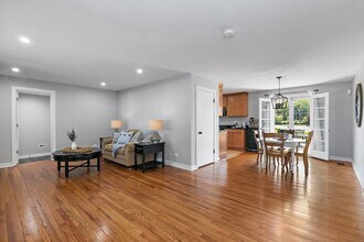 1037 N Harrison St in Algonquin, IL - Building Photo - Building Photo