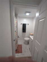 53 Winnapaug Rd in Westerly, RI - Foto de edificio - Building Photo