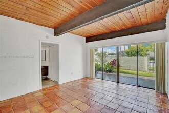 19208 NE 25th Ave in Miami, FL - Building Photo - Building Photo