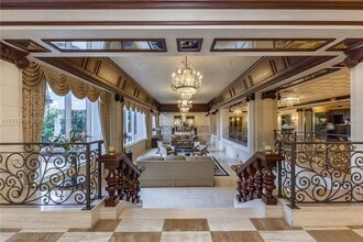 2030 S Ocean Dr, Unit 6 in Hallandale Beach, FL - Building Photo - Building Photo