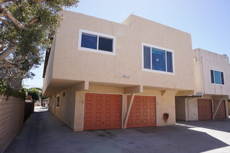 303 S Lucia Ave, Redondo Beach in Redondo Beach, CA - Building Photo - Building Photo