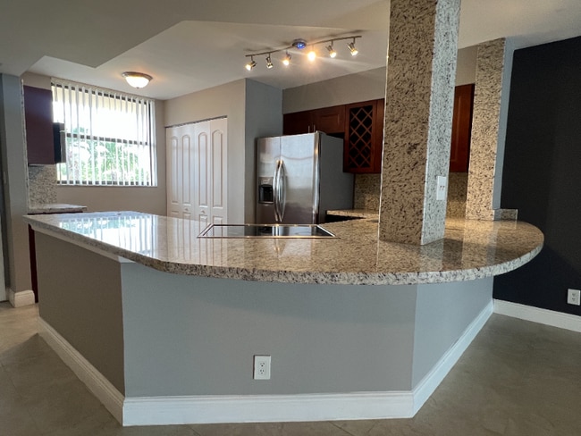 property at 118 Lake Emerald Dr