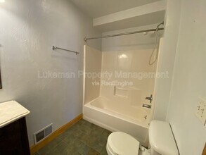 725 W Vine St in Kalamazoo, MI - Building Photo - Building Photo