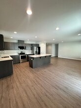 2263 SE Sage Brk Rd in East Wenatchee, WA - Foto de edificio - Building Photo