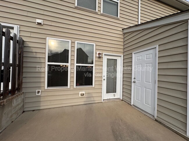 330 Carthage Ct in Durham, NC - Building Photo - Building Photo