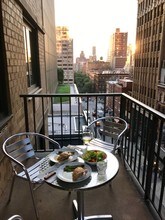 230 W 55th St-Unit -9B in New York, NY - Building Photo - Building Photo