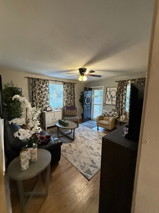 331 Gaffney St in West Columbia, SC - Building Photo