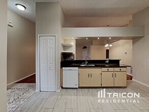 4004 Moreland Dr in Valrico, FL - Building Photo - Building Photo