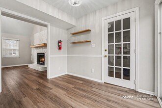 1004 Natalie Ln SE in Smyrna, GA - Foto de edificio - Building Photo