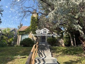 5120 Cedar Ave S in Minneapolis, MN - Building Photo