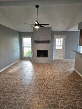 906 Overland St in Stafford, TX - Building Photo - Building Photo