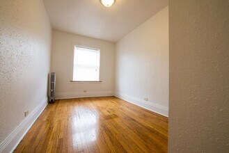 7801-11 S Kingston 2541-45 E 78th Chicago, IL 60649 in Chicago, IL - Building Photo - Building Photo