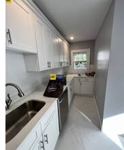 12 Lawrence St, Unit 12 in Watertown, MA - Building Photo - Building Photo