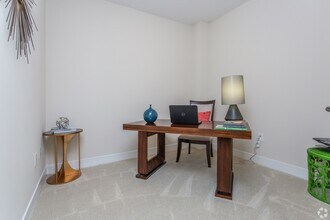 2758 Chimney Rock Rd in Houston, TX - Building Photo - Building Photo