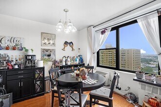 10 Huron Ave, Unit 16N in Jersey City, NJ - Building Photo - Building Photo