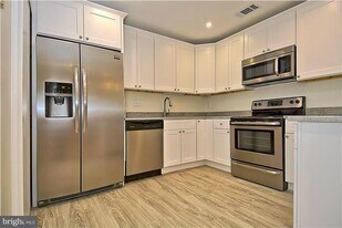 10706 Kings Riding Way in North Bethesda, MD - Building Photo