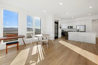 52 Kirkwood Ave in San Francisco, CA - Building Photo - Building Photo