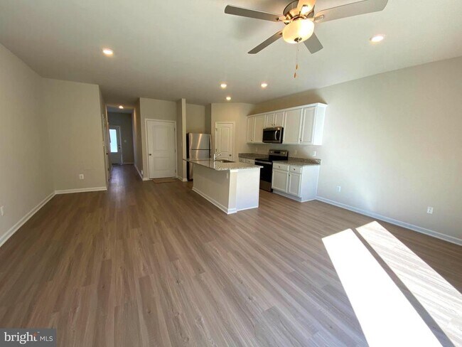 134 Bloomsbury St in Falling Waters, WV - Building Photo - Building Photo