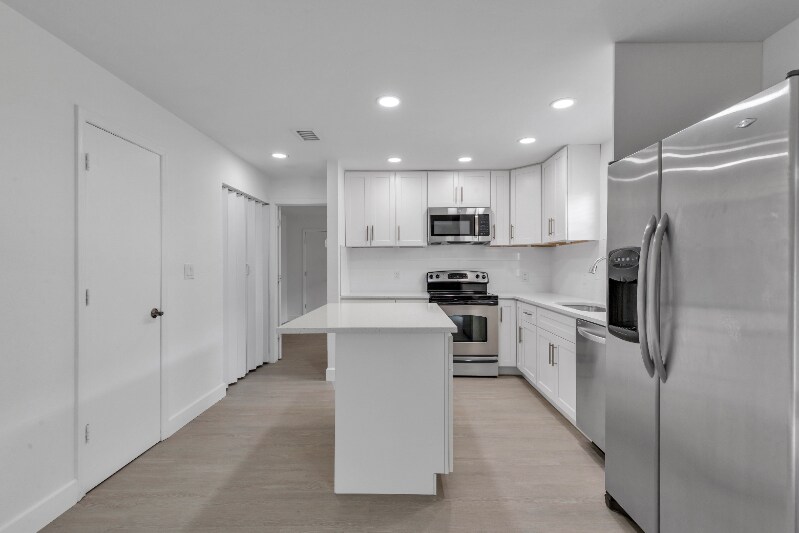 26650 Southern Pines Dr in Bonita Springs, FL - Foto de edificio