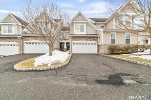 13 Paulding Terrace in Danbury, CT - Building Photo